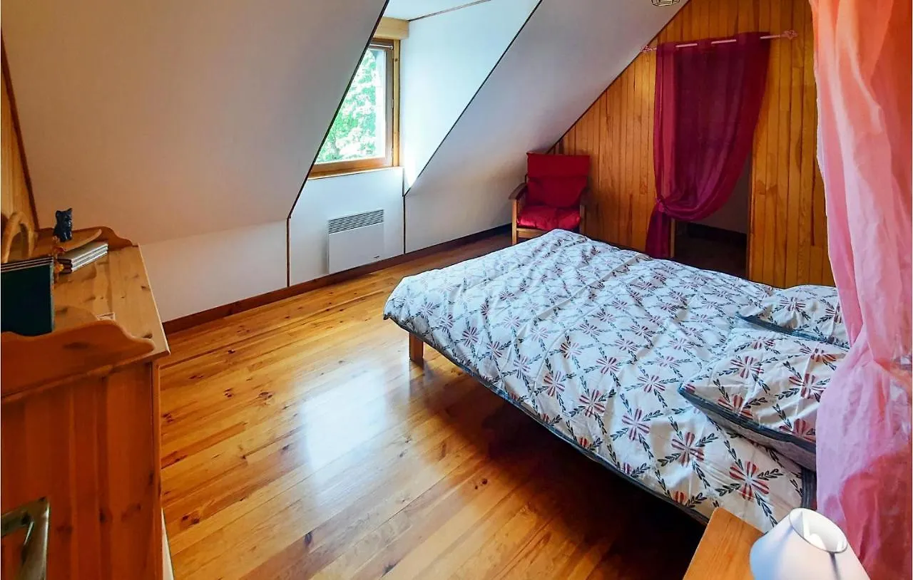 3 Bedroom Amazing Home In Plourivo