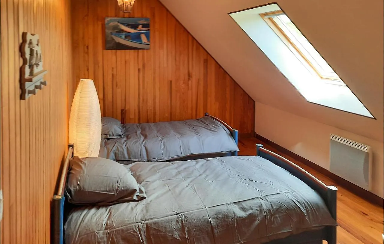 3 Bedroom Amazing Home In Plourivo