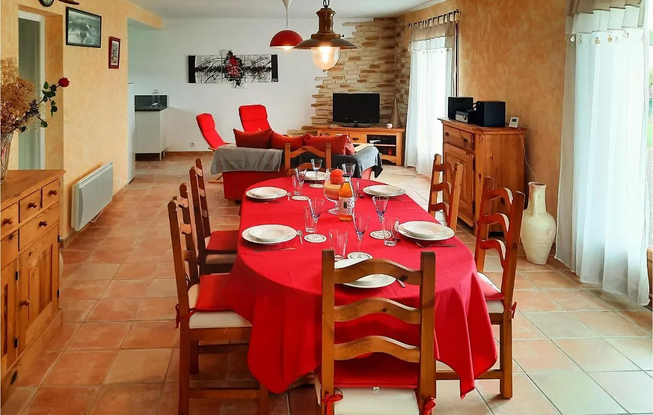3 Bedroom Amazing Home In Plourivo France